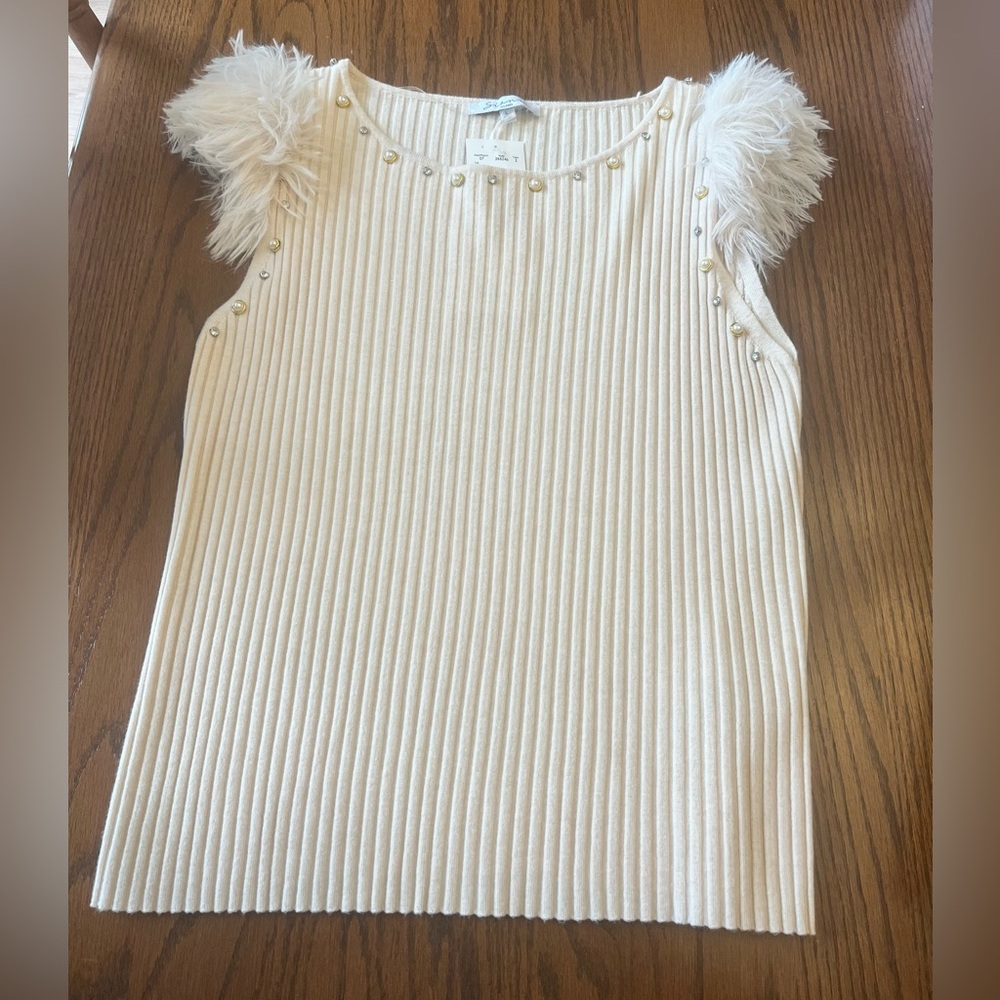 Sioni Cream Sleeveless Shirt